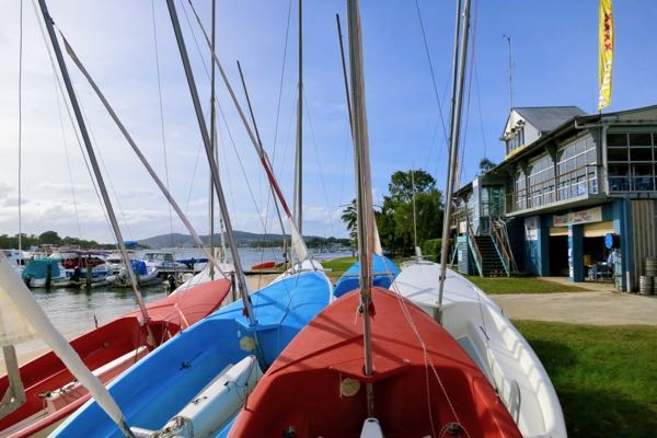 Sailing-boats-at-the-Noosa-Yacht-and-Rowing-Club-Noosaville